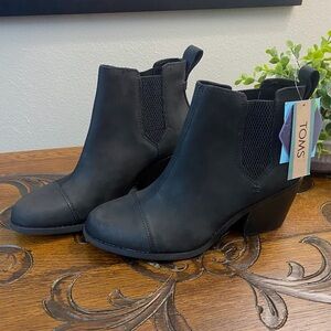 Toms / NWT Everly Black Chelsea Ankle Booties sz 6.5